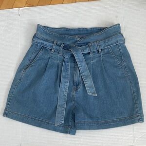 RJEANS blue Denim Shorts high waisted Paper-bag mom style Shorts Size 31